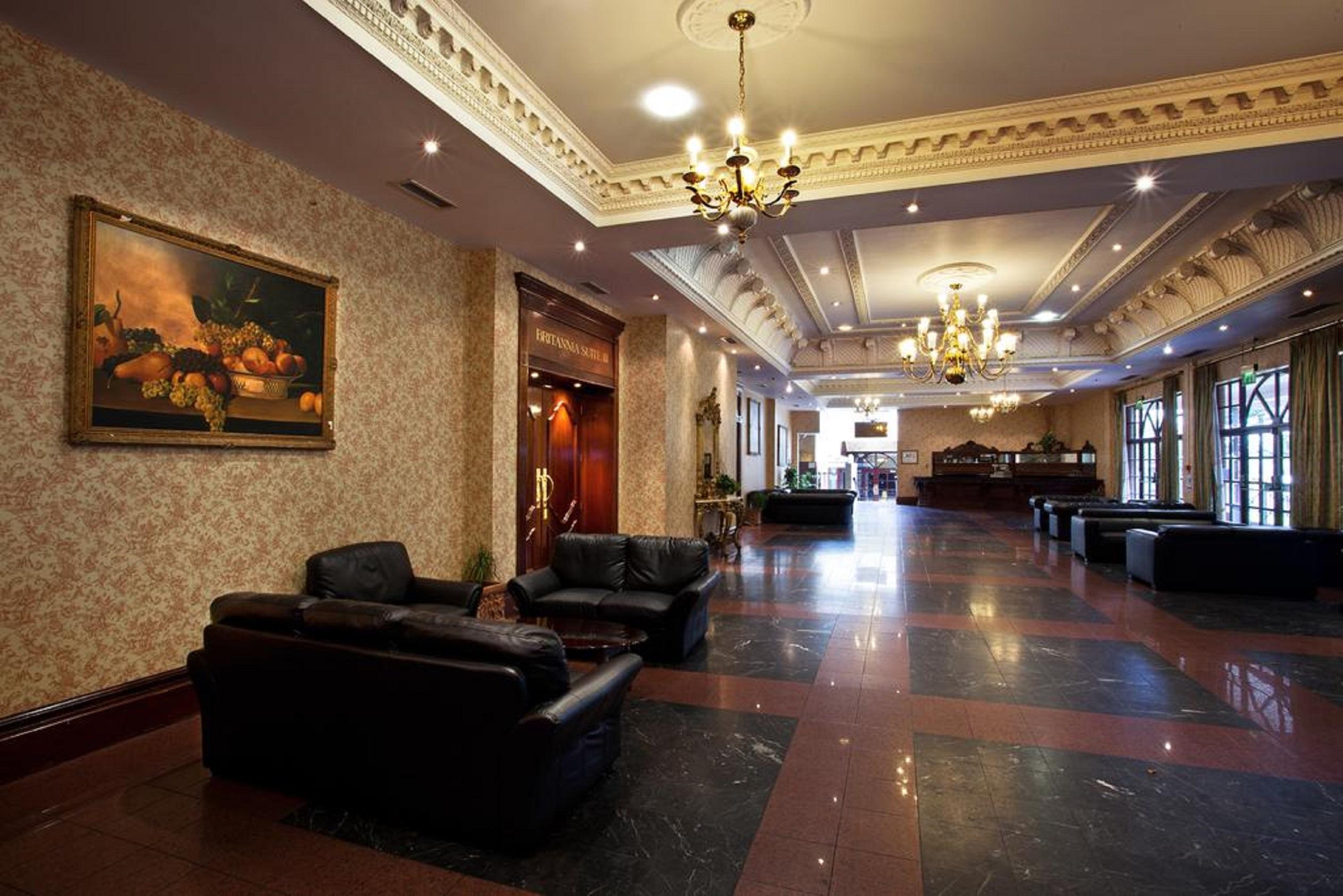 Royal Court Hotel & Spa Coventry Exterior foto